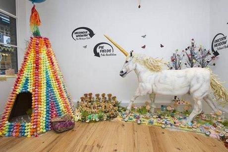 Life-Size Unicorn Cake With Rainbow-Colored Layers unicorn-cake-3