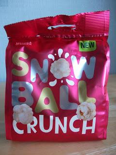 Marks & Spencer SnowBall Crunch: White chocolate & cinnamon popcorn Review!