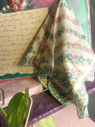Aedm 5 handkerchief