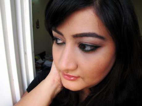 LOTD WITH A FUN COLOR POP ON THE EYES USING MAYBELLINE BAD TO THE BRONZE COLOR TATTOO