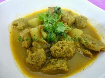 Aloo Soyabean Chunks Curry2.jpg