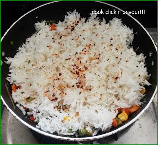 Vegetable fried rice(indo chinese)