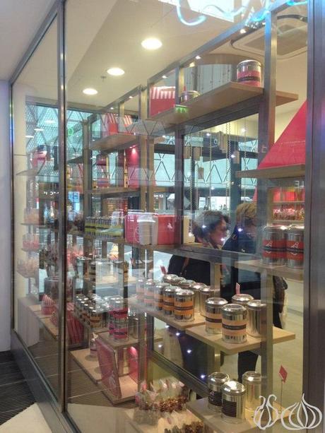 La Patisserie des Rèves: Pastry Shop of the 22nd Century La_Patisserie_Des_Reves_Paris04