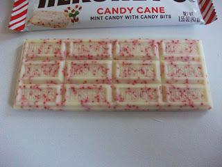 Hershey's Mint Candy Cane Bar with Candy Bits Review