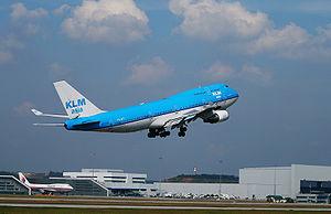 English: KLM Asia Boeing 747-400 Combi departi...