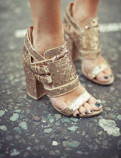 Cozy Comfort is Today’s Theme! — Fashion Friday & Food glittershoes