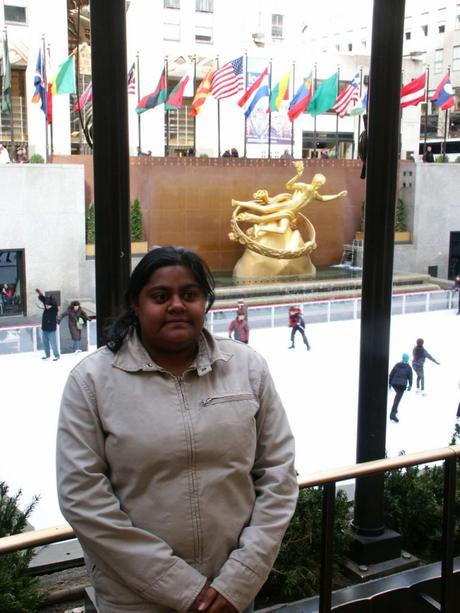 #FriFotos – #Chill – Chillin’ in fun places #Chillin' in Rockefeller Center NYC
