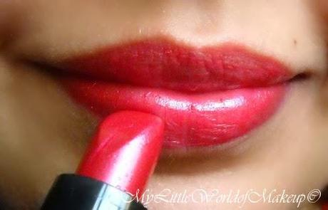 Oriflame Pure Color Lipstick in Rich Red