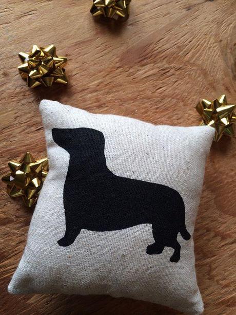 Last minute gift ideas for nesters and home decor lovers! Dachshund Dog Silhouette Pillow / home decor, gift idea, christmas, stocking stuffer