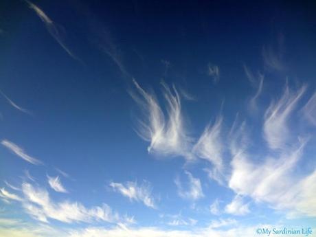 A still angel captured in the Sardinian sky Jennifer Avventura My Sardinian Life (2)