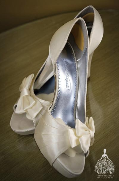 brides ivory wedding shoes