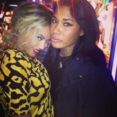 Beyoncé Has Album Release Party in Dave & Busters, NYC! (Pictures) Bb6nX_5CEAE3WaH_zps9e329a8d