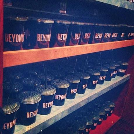 Beyoncé Has Album Release Party in Dave & Busters, NYC! (Pictures) Beyonce-drinks