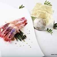 prawn with asparagus, cream of cheese and crispy fried vegetables