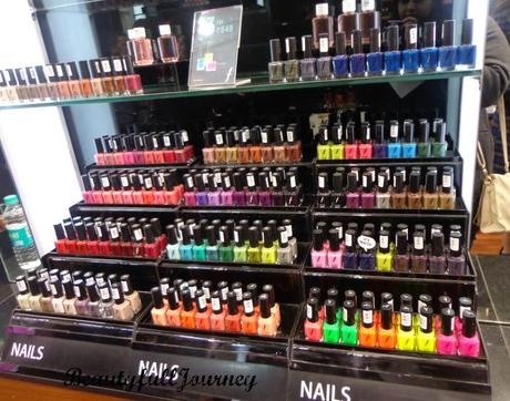 Launch event of FACES Canada New Crystal Sandy Nail Lacquers Ultime Pro Sand Coat. Soooo many nail paints :D
