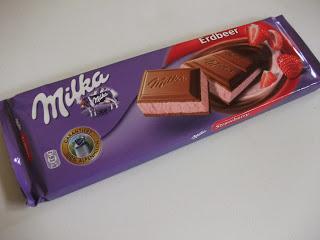Milka Erdbeer/Strawberry Chocolate Bar Review