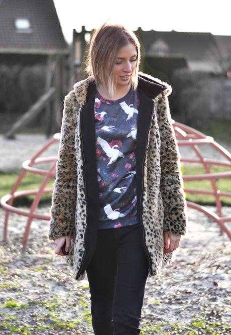 Hosted by imgur.com Mr gugu miss go swans sweater zara trf leopard faux fur coat fluffy zara basic jeggins dr martens combat boots outfit post fashion blogger turn it inside out belgium