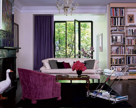 Radiant Orchid à la Iris Cynthia Rowley living room