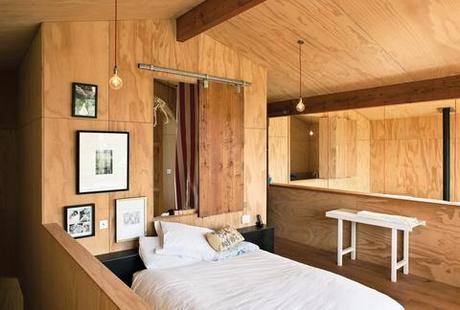 8 Ways to Design with Plywood Minimalist mezzanine bedroom with French oak floorboards