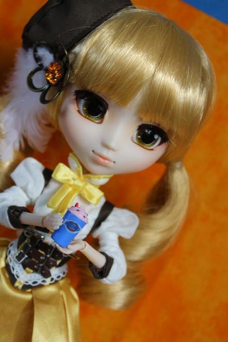Pullip with MiWorld DQ drink