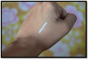 Lakme Eyeconic Kajal White Review and Swatches Untitled5