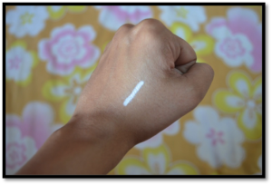 Lakme Eyeconic Kajal White Review and Swatches Untitled6