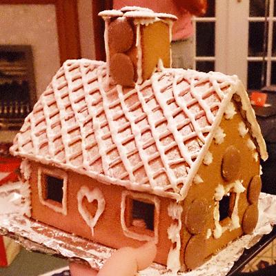 Ikea-Gingerbread-House-with-icing