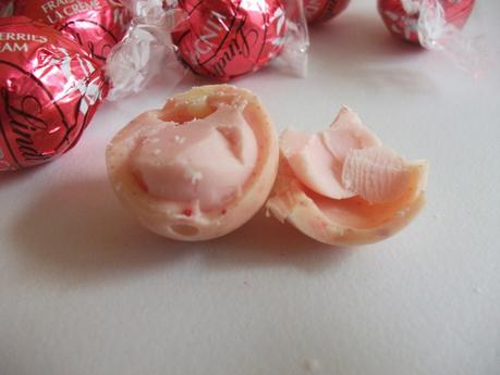 lindt lindor strawberries and cream