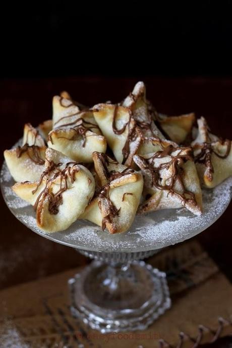 NUTS & NUTELLA FILLED SAMOSA (BAKED) NUTS & NUTELLA FILLED SAMOSA (BAKED)