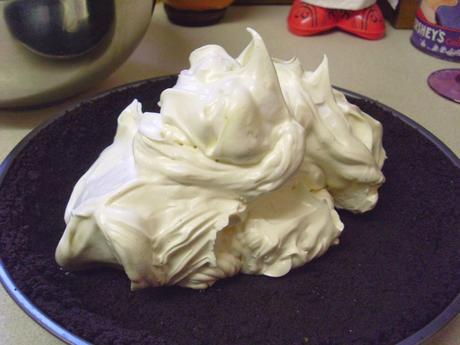 Oreo Crust Eggnog Marshmallow Pie