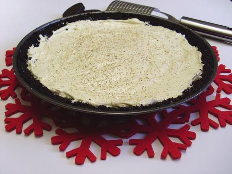 Oreo Crust Eggnog Marshmallow Pie