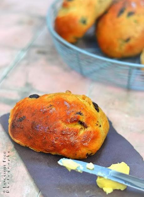 The best fruited buns, ever !