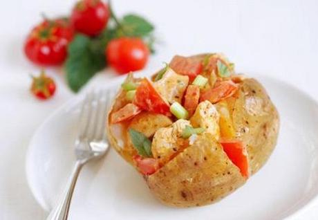 Chicken and Tomato Jacket Potato with Greek Yogurt The World’s Top 10 Best Ways To Eat A Baked Potato