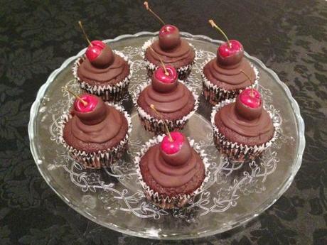 black forest chocolate and cherry cupcakes fruit flavoured cocoa powder from sugar and crumbs review uk natural ingredients