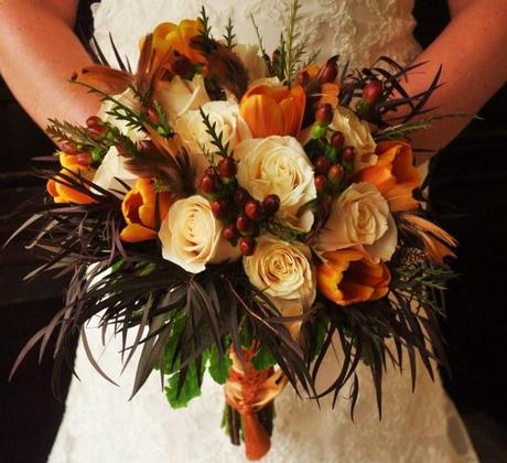 Bridal bouquet with brown accents