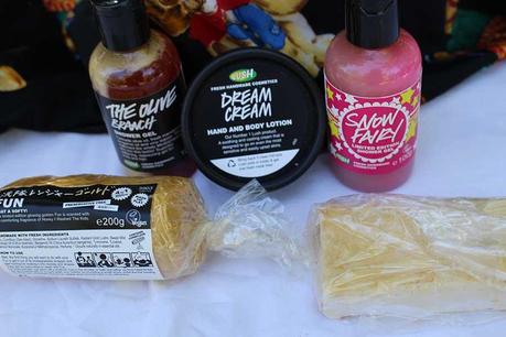 The actual prize. Yes the goodies from the Lush Gift Pack.