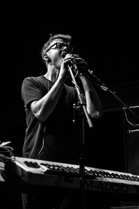 DSC 3255 532x800 SAN FERMIN AND SON LUX PLAYED BOWERY BALLROOM [PHOTOS]