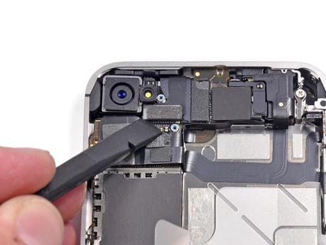 iPhone 4S Teardown by iFixit