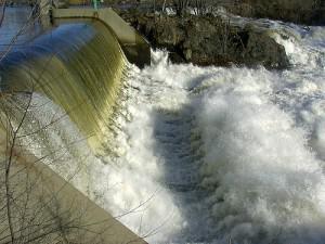 hydroelectricDam 300x225 Using Hydroelectric Power in Your Home