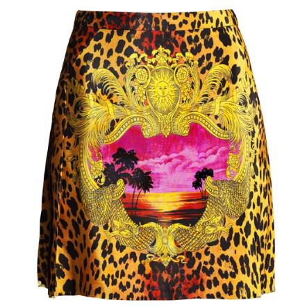 This printed Versace skirt also comes in dress form according to the lookbook, but is a bit too much for me, however I can admire its prettiness, and it defo has that Italian designer touch. Available to buy for selected H&M stores in November.