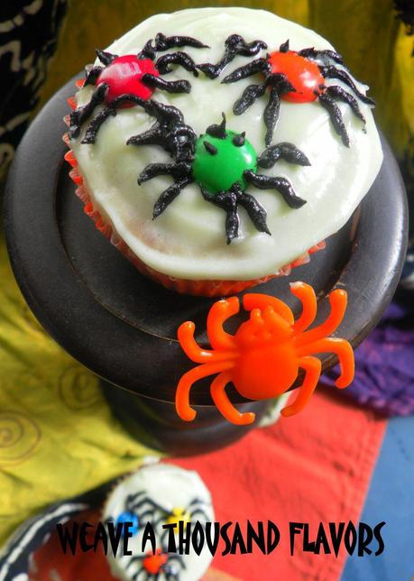 Spidery Cupcakes -02