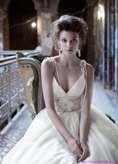 This is a strapless sweetheart neckline with pure white silk organza wedding