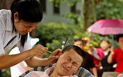 Japan's Ear-Cleaning Parlors