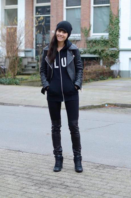 CLUB outfit nike sky high dunk wedge all black look