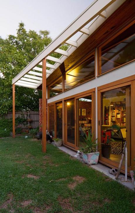 Simple Style: An Architect Builds a Brick House Near Melbourne, Australia Brick house in Coburg, Australia