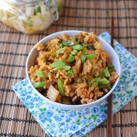 Vegetarian Kimchi Fried Rice (Kimchi Bokkeumbap)