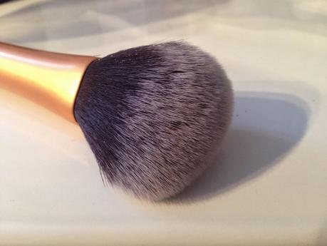 Real Techniques Powder Brush - Review