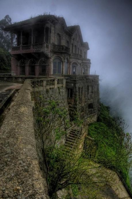 29 Amazing Abandoned Places Around the World abandoned places 22