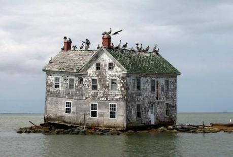 29 Amazing Abandoned Places Around the World abandoned places 28