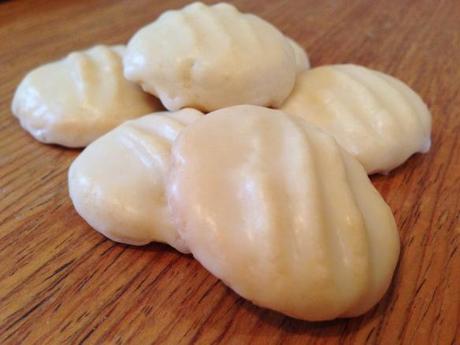 coffee biscuit bites butter sable recipe using coffee flavoured icing sugar